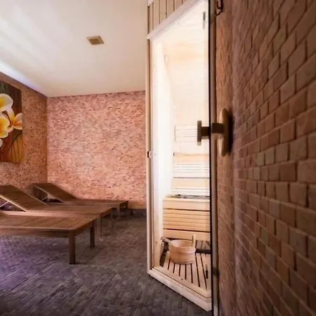 Lola 17 Sklářská Poruba
