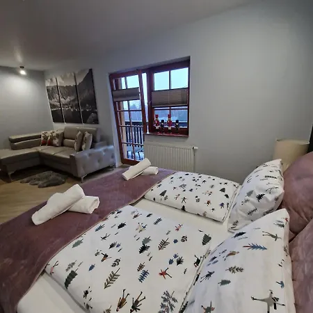 Lola 17 Apartmán
