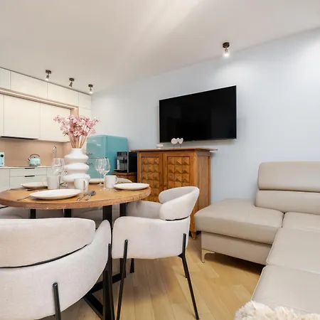 Lola 17 Apartment *